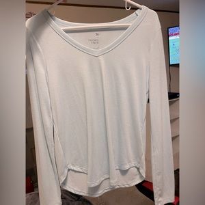 SO Favorite V-Neck Women’s Small. Long Sleeve. Light Blue. Super Soft